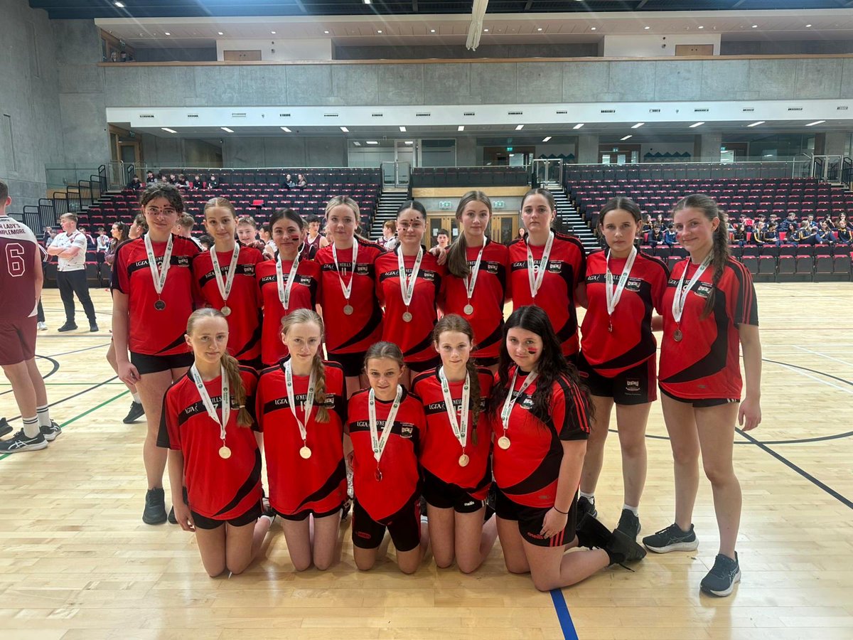 Post Primary Schools Basketball (@bippsbasketball) on Twitter photo Munster D Cup 2nd Year Girls 2025.
Wnr: Coláiste Dún Iascaigh,Cahir, Tipperary. Rup:Coláiste Fionnchua, Mitchelstown, Cork. <a href="/BballIrl/">Basketball Ireland</a> Munster D Cup 2nd Year Girls 2025.
Wnr: Coláiste Dún Iascaigh,Cahir, Tipperary. Rup:Coláiste Fionnchua, Mitchelstown, Cork. <a href="/BballIrl/">Basketball Ireland</a>