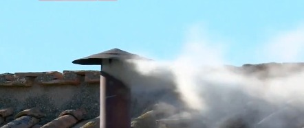 PeoplesUpdate's tweet image. दुनिया को मिला नया पोप, सिस्टिन चैपल की चिमनी से निकला सफेद धुआं, लाखों की संख्या में लोग मौजूद, थोड़ी देर में लोगों से होंगे रूबरू।

#SistineChapel  #PeopleUpdate  #PopeSelection #WhiteSmoke #Vatican