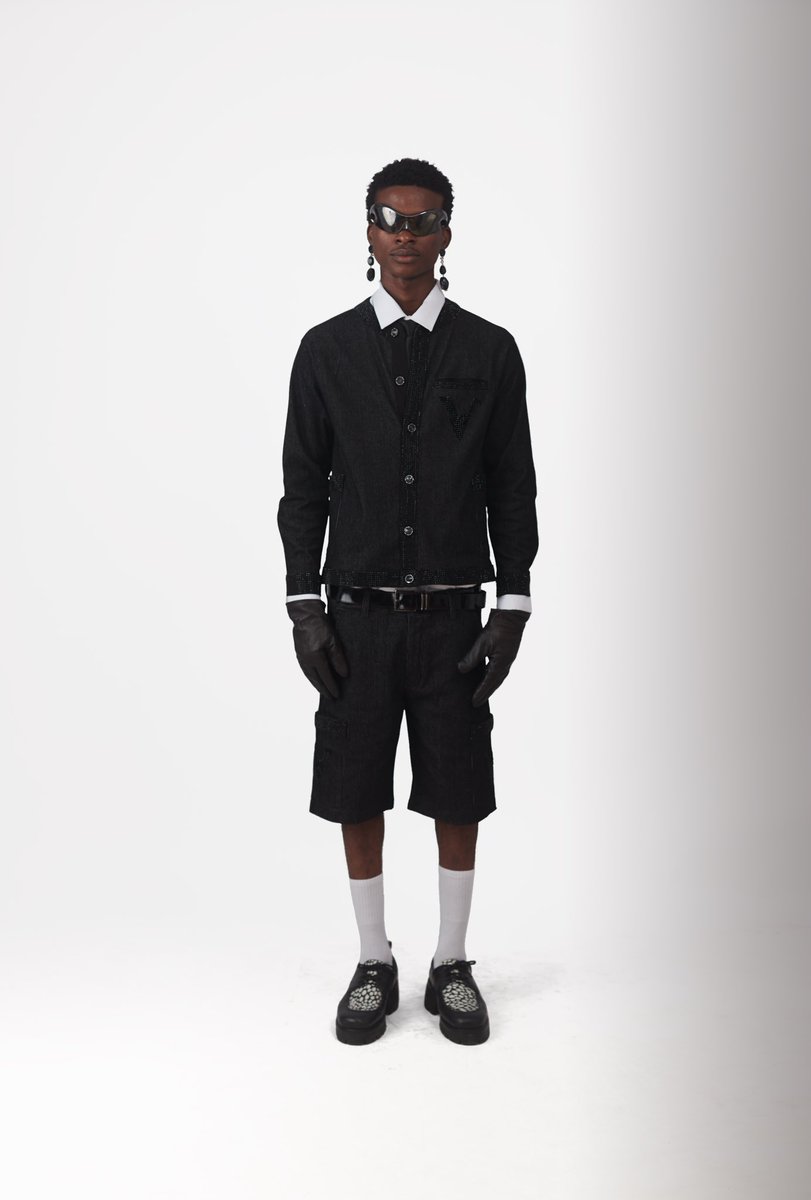vworrld's tweet image. LOOK 8 (School Boy)
Creative director : @purplegaddafi
Photography & art direction : @Thesicknerd