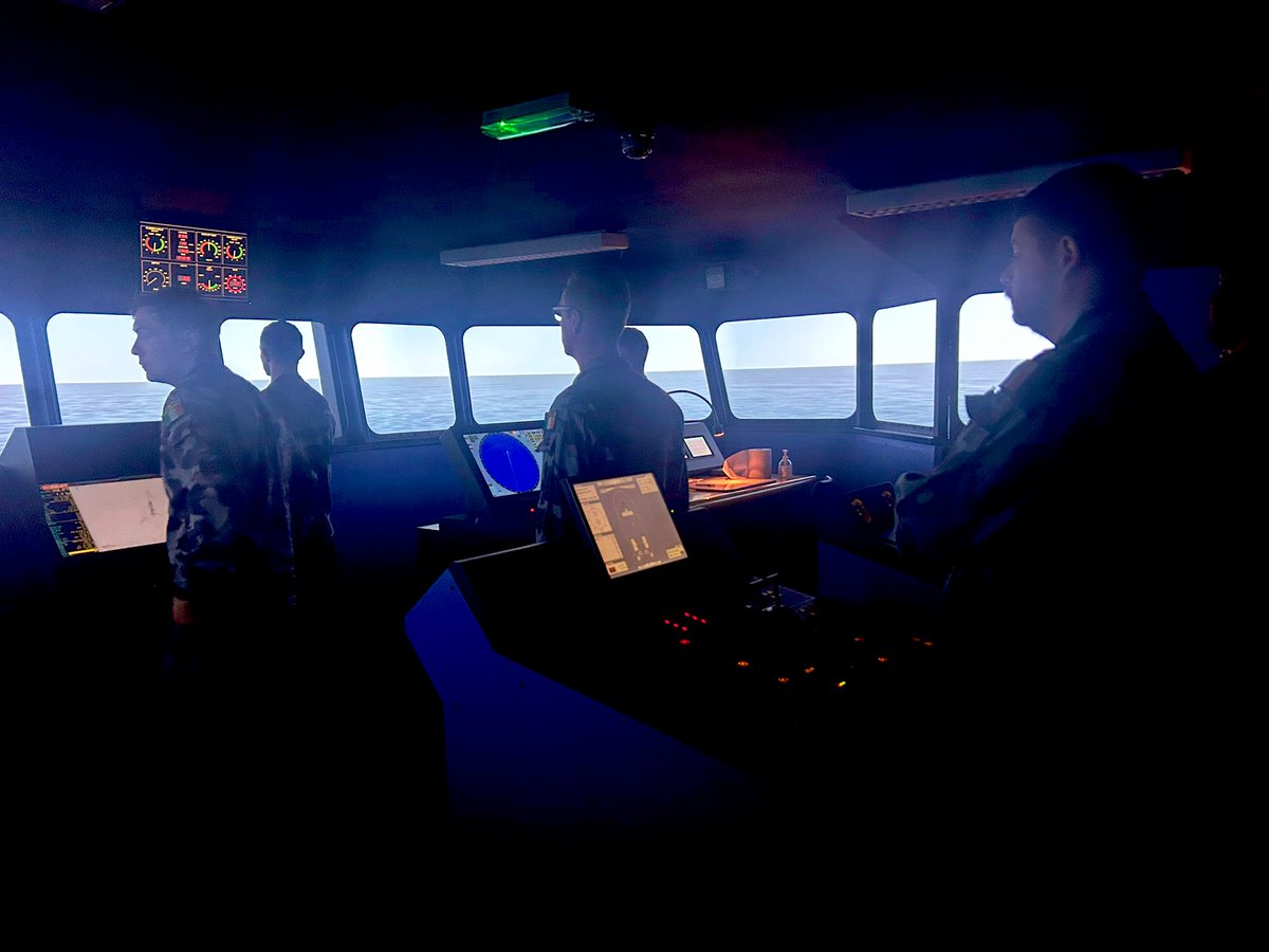 Navigation and Fleetwork training being conducted in the Bridge Simulator in <a href="/NMCI_Ireland/">NMCI</a> Stronger together 💪🏻🇮🇪🥰