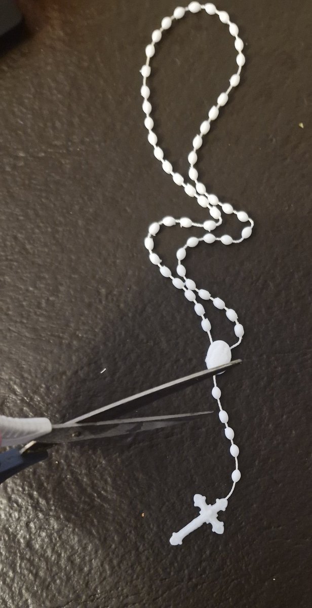 elijan al filipino o rompo el carnet de socio