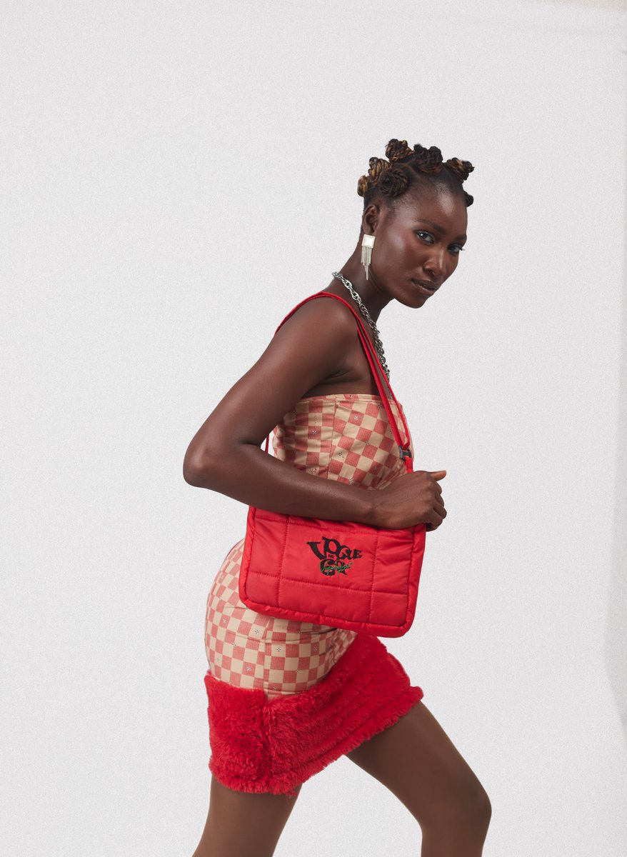 vworrld's tweet image. LOOK 9 (Miss T)
Creative director : @purplegaddafi
Photography & art direction : @Thesicknerd
