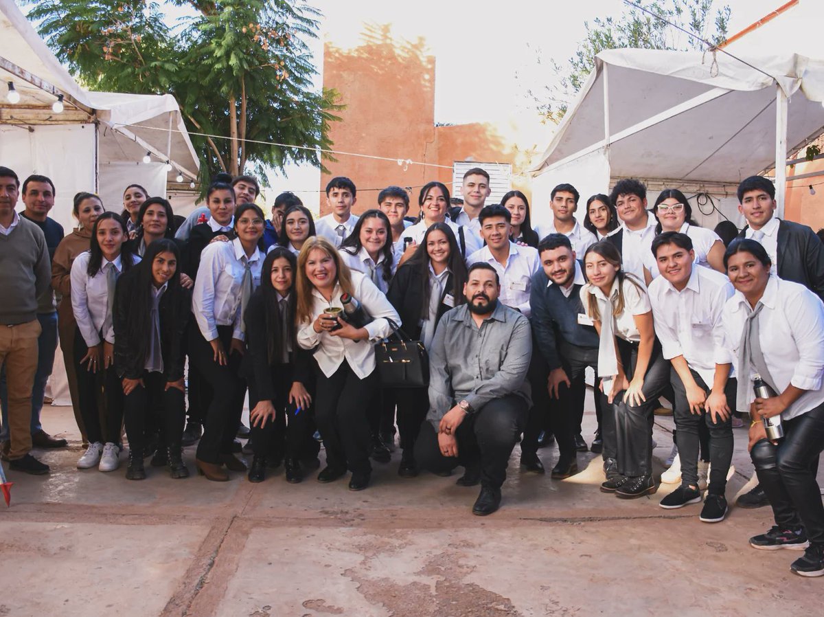 Enriquecedor diálogo en el 1° Congreso de Minería, Educación y Ambiente en Villa Unión #LaRioja con +400 personas. Hablamos de desarrollo sostenible, transparencia y la importancia de estudios de impacto ambiental. 💬 #MineríaSostenible #Ambiente