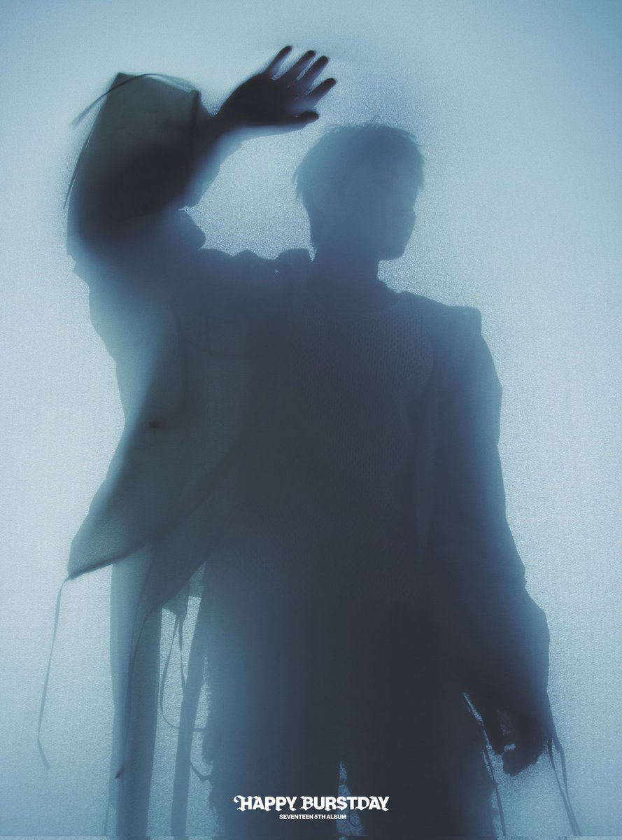 WOOZHlE's tweet photo. Forged a carbon copy of myself: fresh and unbroken. The silhouette marks the beginning of a new journey. https://t.co/p4JAEXvY18