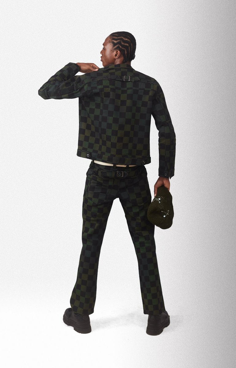 vworrld's tweet image. LOOK 11 (Hood Boy)
Creative director : @purplegaddafi
Photography & art direction : @Thesicknerd