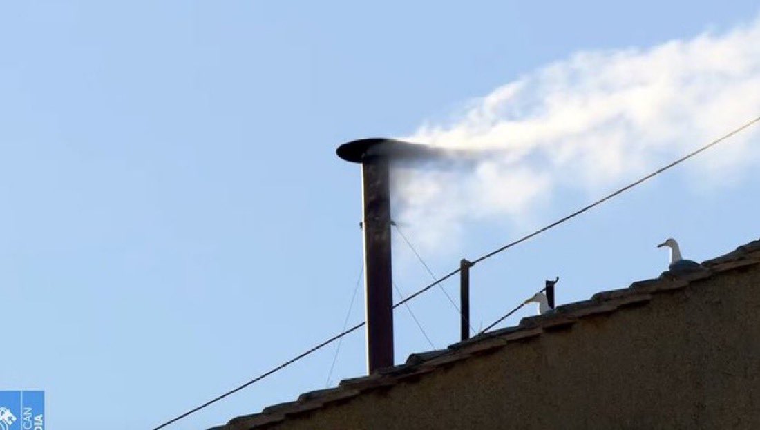 thatguyuptown's tweet image. when i finally pick a youtube video to watch while i eat