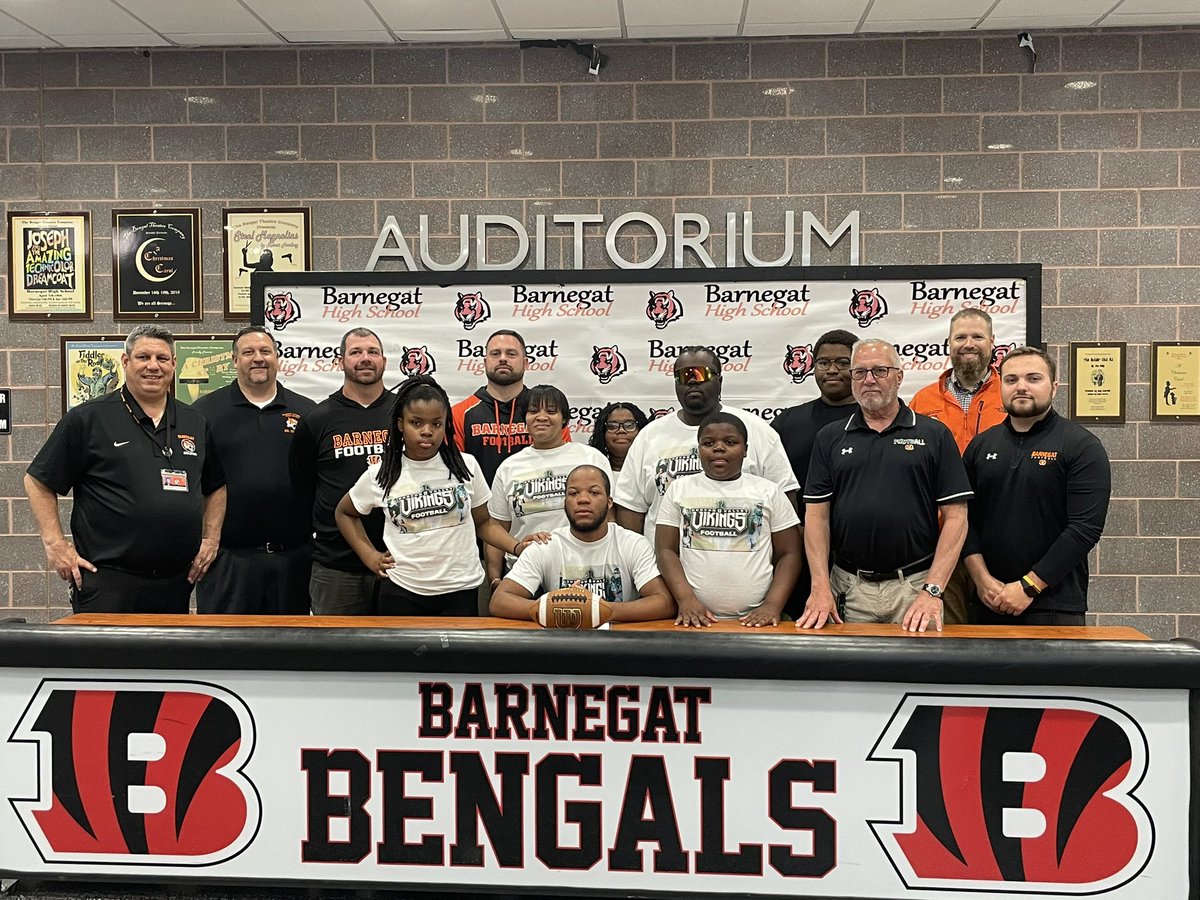 Barnegat Football (@coachcovine) on Twitter photo Congratulations <a href="/myquanrush/">Myquan Rush-Esdaile</a> on his commitment to continue his academic and athletic career at Hudson Valley CC #ALLIN
<a href="/bengalpride67/">John Germano</a> <a href="/JrBengalsYFC/">Barnegat Jr. Bengals</a> <a href="/ROBMSFootball/">Brackman Middle School Football</a> <a href="/HVCCFootball/">Succeed and Proceed!!!</a> Congratulations <a href="/myquanrush/">Myquan Rush-Esdaile</a> on his commitment to continue his academic and athletic career at Hudson Valley CC #ALLIN
<a href="/bengalpride67/">John Germano</a> <a href="/JrBengalsYFC/">Barnegat Jr. Bengals</a> <a href="/ROBMSFootball/">Brackman Middle School Football</a> <a href="/HVCCFootball/">Succeed and Proceed!!!</a>