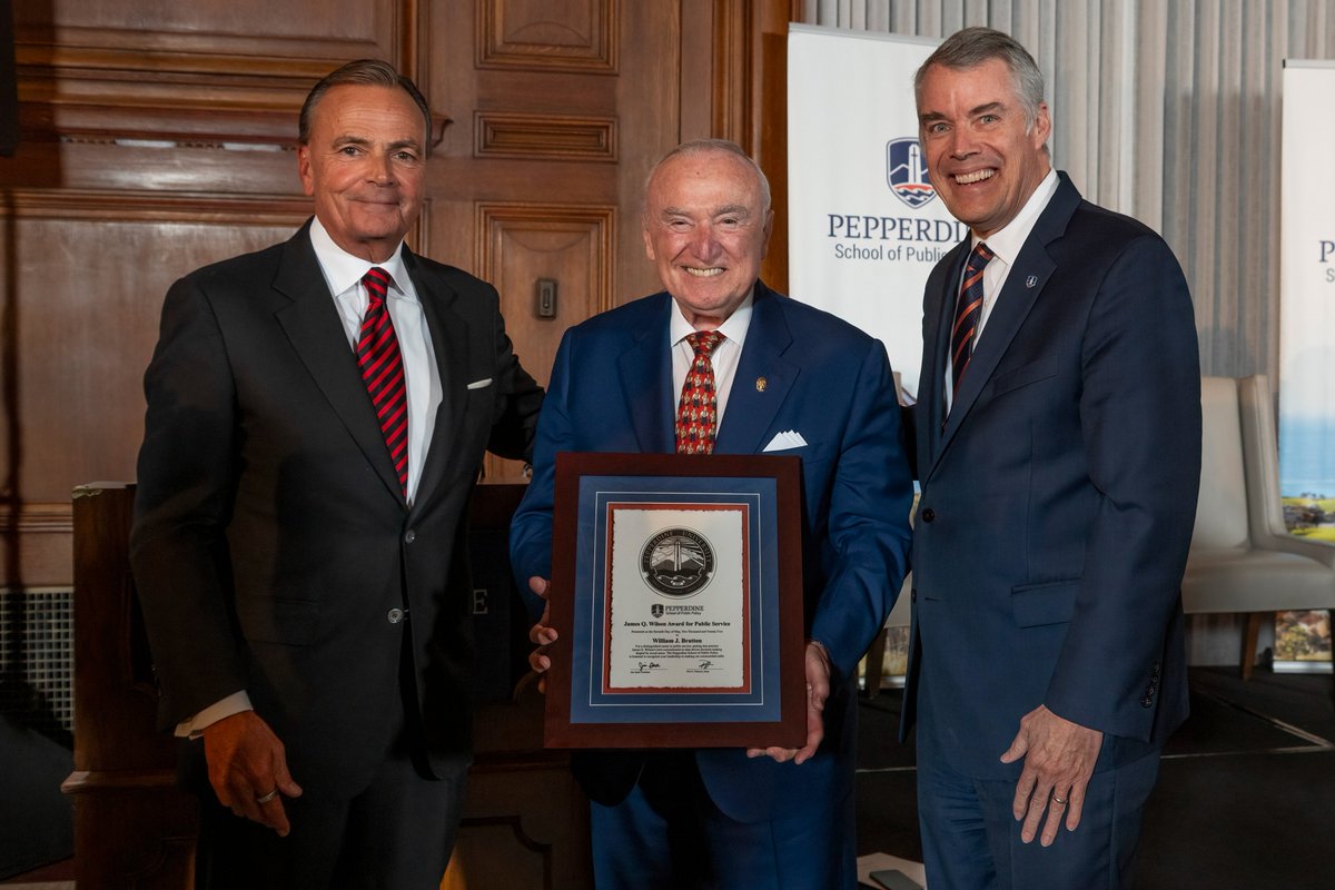 Pete4CA's tweet photo. What a night, celebrating great public leadership in #DTLA! Last night's James Q. Wilson Award for Public Service was presented to @CommissBratton by @RickCarusoLA at an inspiring dinner event, which highlighted the importance of courage, community-building, and our "moral sense."