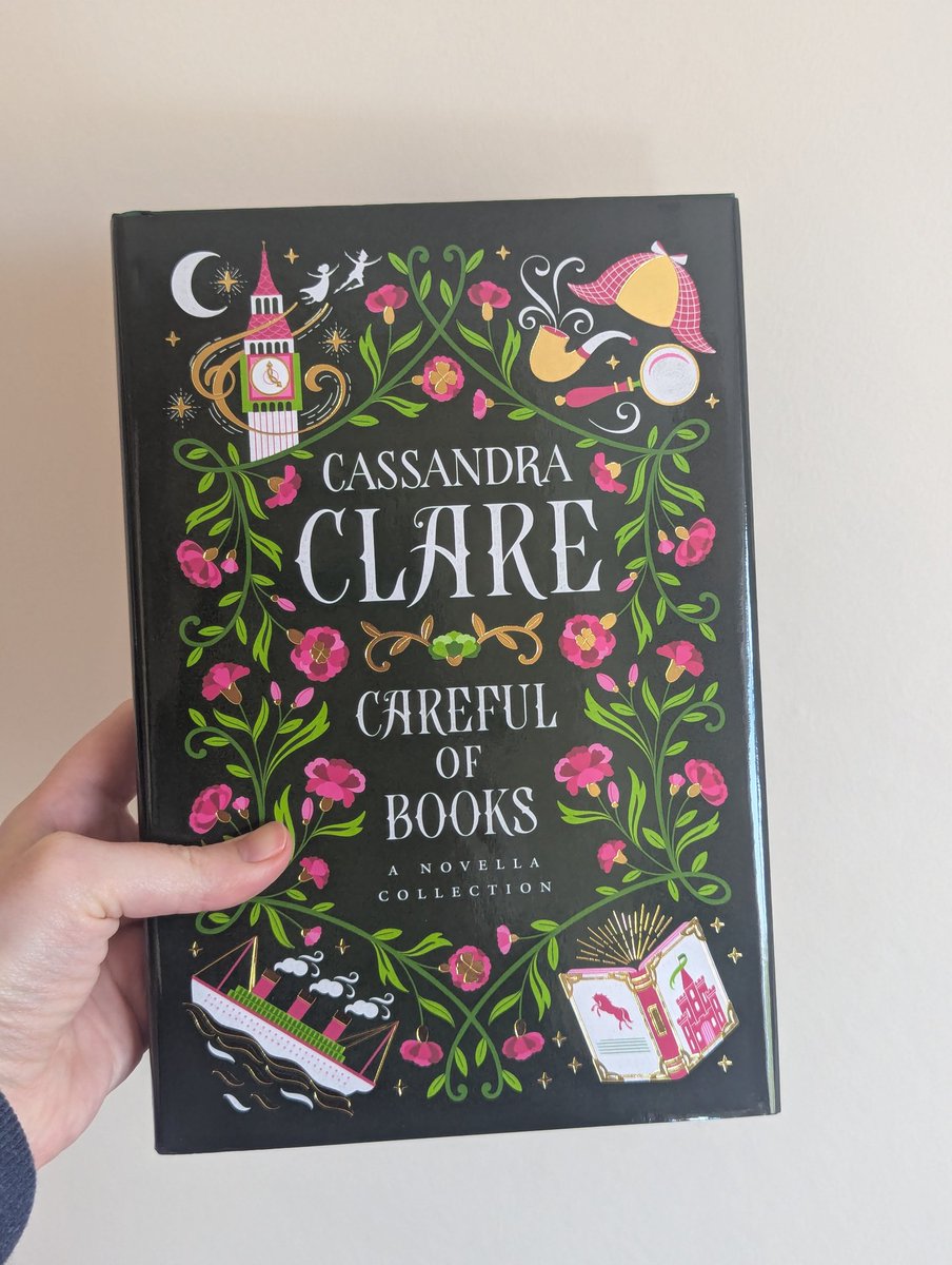 My copy of #CarefulOfBooks by Cassandra Clare has just been delivered and it's so pretty! Can't wait to read the novellas 🙌 #bookmail