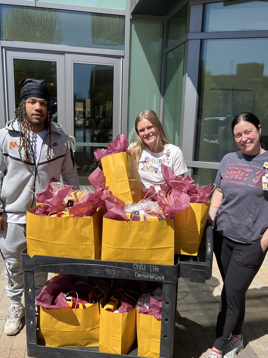 Minnesota Football Player Development (@mnfbdev) on Twitter photo Today <a href="/JaionteM/">Jai’Onte’ McMillan</a> made a special delivery of gift bags to the new moms at the U of M hospital maternity ward just in time for Mother’s Day. The blankets the baby’s received to roll around on and list to <a href="/MikeGrimm3/">Mike Grimm</a> were donated by Scheels.
Gotta start’em young!
<a href="/SCHEELS/">SCHEELS</a> Today <a href="/JaionteM/">Jai’Onte’ McMillan</a> made a special delivery of gift bags to the new moms at the U of M hospital maternity ward just in time for Mother’s Day. The blankets the baby’s received to roll around on and list to <a href="/MikeGrimm3/">Mike Grimm</a> were donated by Scheels.
Gotta start’em young!
<a href="/SCHEELS/">SCHEELS</a>