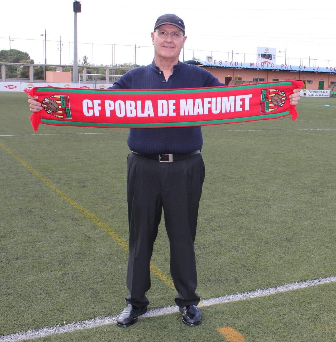 Van ser un munt d’ hores i infinitat de partits  compartits a la Pobla i als Canyars. Persona de gran bonhomia que es feia estimar i a qui  trobava a faltar de fa molt. En definitiva, un entranyable amic futbolístic. Descansa en Pau, Pep.