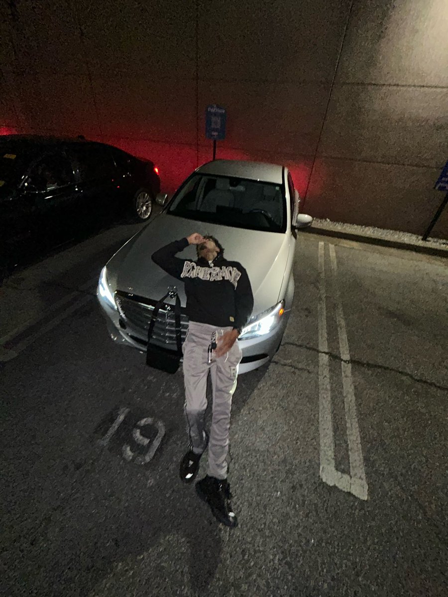 OnlyOne1YC's tweet photo. Winners Only Embrace HARDWORK

Keep da Louie V, Balenci, &amp; Prada it’s def safe to say i got a Problem but step in Riche Junky the most cause that’s my favorite Product 🥵 (Riche Amore) https://t.co/eDu01FW8zf