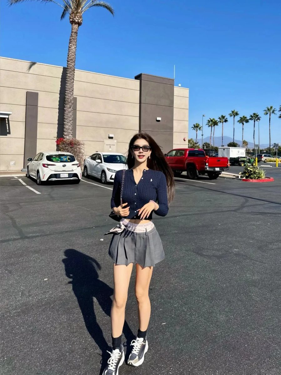 Lucy Ella 💌 tweet media