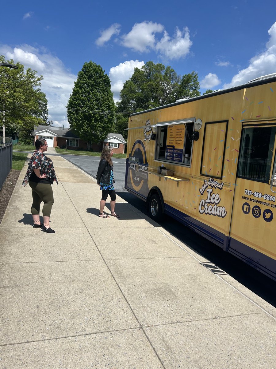 pinestreetelem's tweet photo. THANK YOU PTO for the delicious treat @PASD_Elem_PTO @PalmyraSchools #BESTPTOEVER https://t.co/w8iobEOQiL