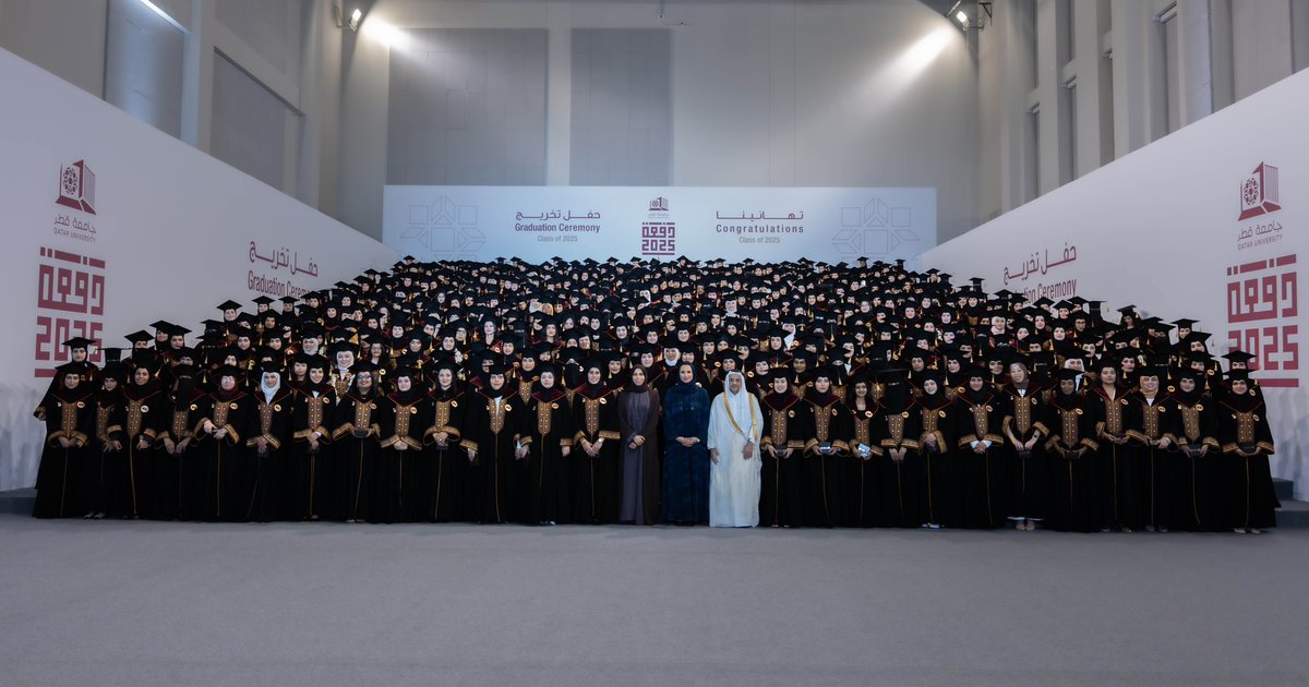 أبنائي وبناتي خريجي دفعة 2025،يسعدني أن أشارككم فرحة التخرج، التي جاءت ثمرة أعوام من الاجتهاد والمثابرة والعطاء. تخرجكم من #جامعة_قطر  هو بداية لمسيرة واعدة بالنجاحات والفرص. تفخر بكم الجامعة، كما يفخر بكم الوطن، وأنتم تمضون نحو المستقبل.
 
#حفل_تخريج_جامعة_قطر_2025
