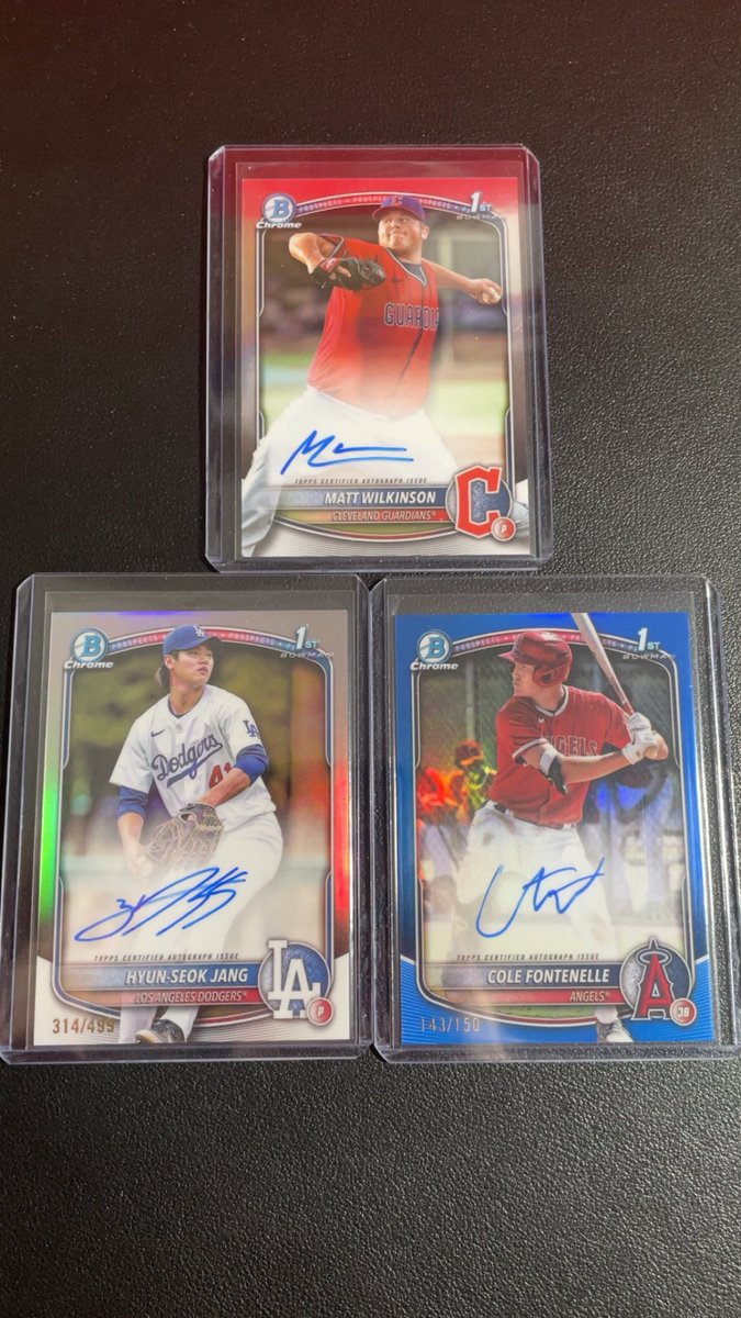 kuligod1616's tweet image. Pre order case and the entire jumbo case has only 3 autos and next to no color. That is unacceptable considering the money spent. 

@Topps @Fanatics I hope you have reps that can support an issue like this and do the hobby right for people who love Bowman!
youtube.com/live/MS2V-2Cvx…
