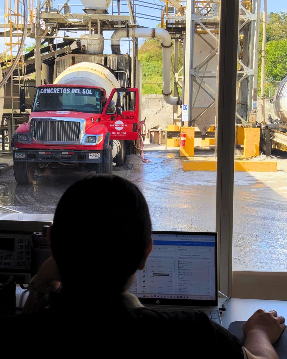 En cada metro cúbico de concreto que entregamos, hay compromiso, precisión y trabajo en equipo.

📍 Seguimos construyendo con responsabilidad.