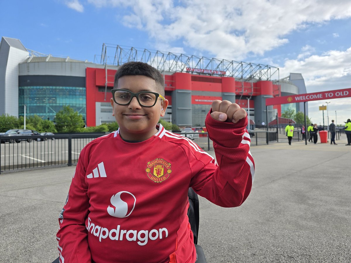 bennymufc's tweet photo. Zayden at Old Trafford: Manchester United Vs Athletic Club: UEFA Europa League Semi Final 2nd Leg: #MUFC #MUNACB #UEL #OldTrafford #ManchesterUnited #ManUtd #MatchDay #Football #Zayden #TheatreOfDreams #UEFAEuropaLeague #SF2ndLeg #UnitedVsAthleticClub #AmorimsRedAndWhiteArmy πΎπͺ https://t.co/65MvKSZpBR