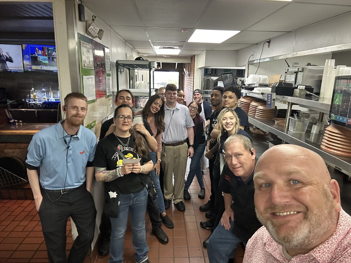 CoachHebert11's tweet image. Great visit to @Chilis Beavercreek! New GM in place for 3 months has already shifted the CULTURE  to Chilihead Hospitality!  This team is making some serious gains Staffing for the Business! #MakingGAINSintheCentralPlains #BigSwings