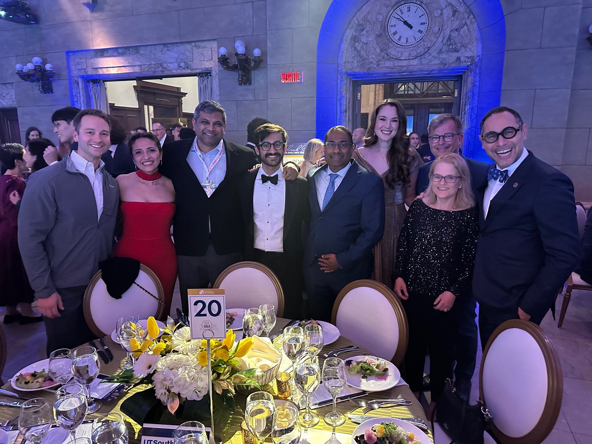 UTSW_Anesthesia's tweet image. We had an unforgettable evening at the 2025 Society of Cardiovascular Anesthesiologists Annual Meeting — this year hosted in beautiful Montréal! 💙🫀
Thank you to everyone who proudly represented our Department and UTSW! 👏 @scahq