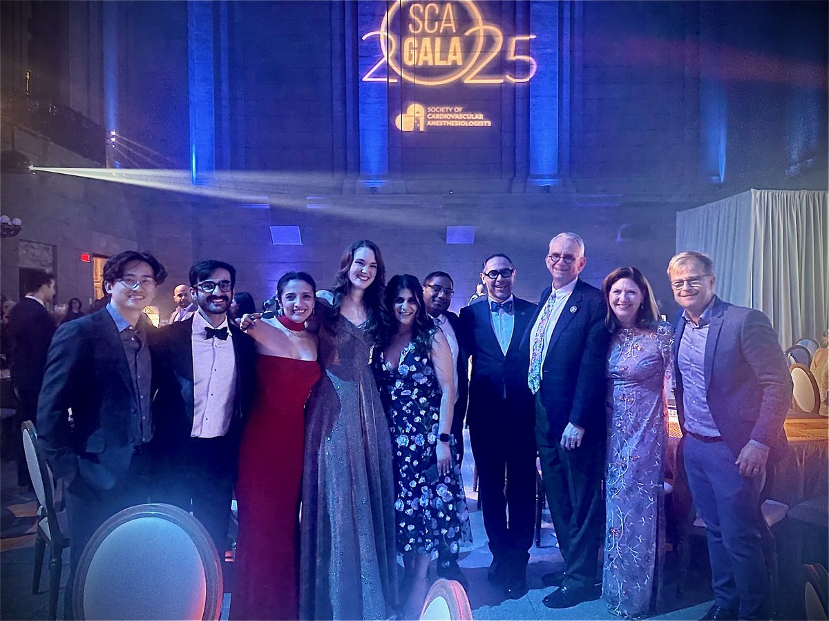 UTSW_Anesthesia's tweet image. We had an unforgettable evening at the 2025 Society of Cardiovascular Anesthesiologists Annual Meeting — this year hosted in beautiful Montréal! 💙🫀
Thank you to everyone who proudly represented our Department and UTSW! 👏 @scahq