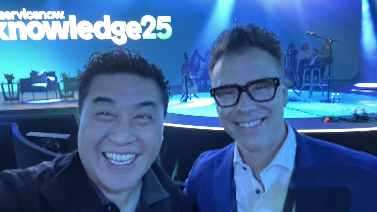 rwang0's tweet image. MyPOV: catching up with @pfipps #Knowledge25