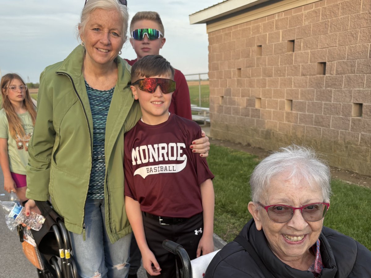 Mrs. Strebe tweet media