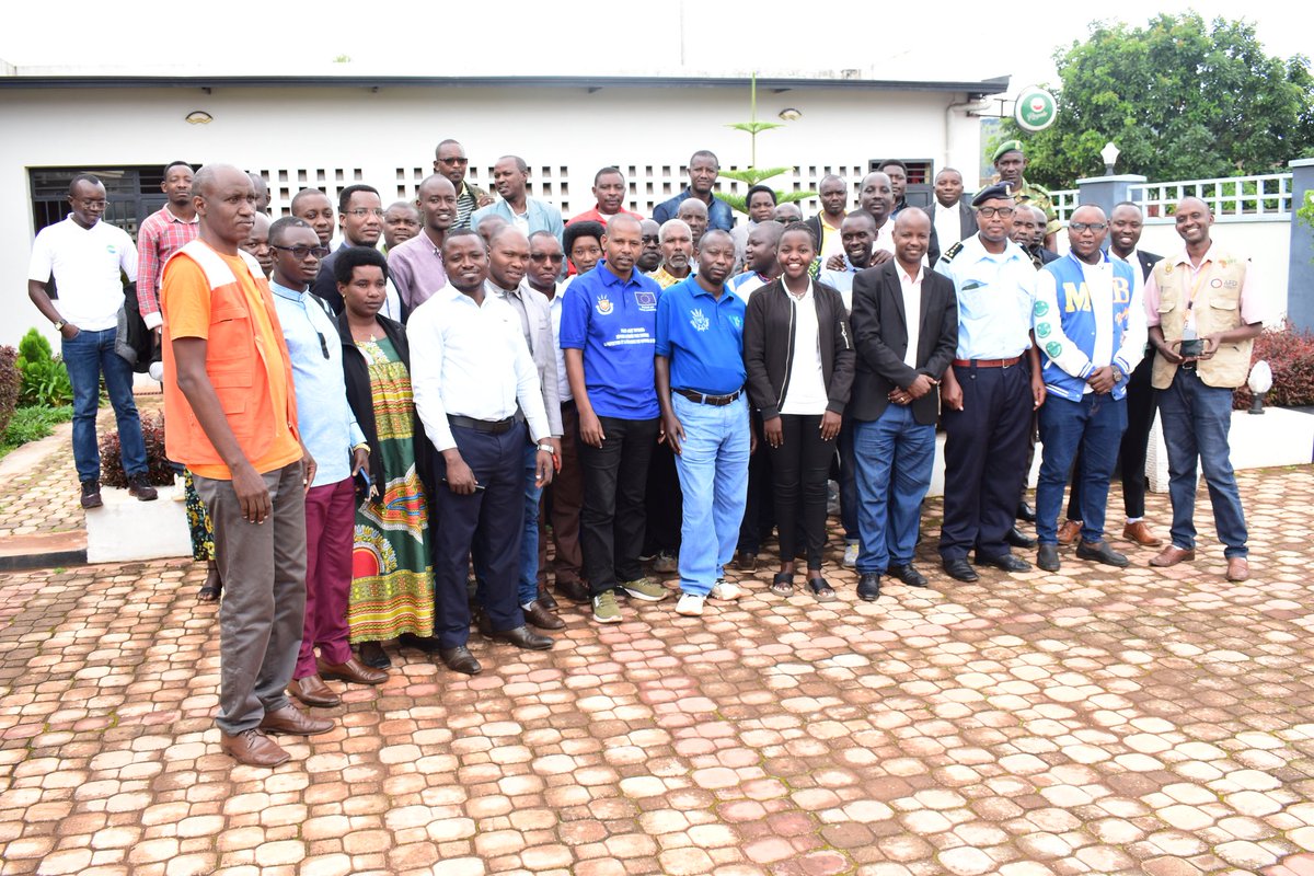 1. #Burundi: Le cabinet du gouverneur de <a href="/CankuzoProvince/">Province Cankuzo</a> a organisé, ce mardi 8 mai 2025, une réunion de coordination des partenaires pour l'évaluation de différentes réalisations dépuis 2020.