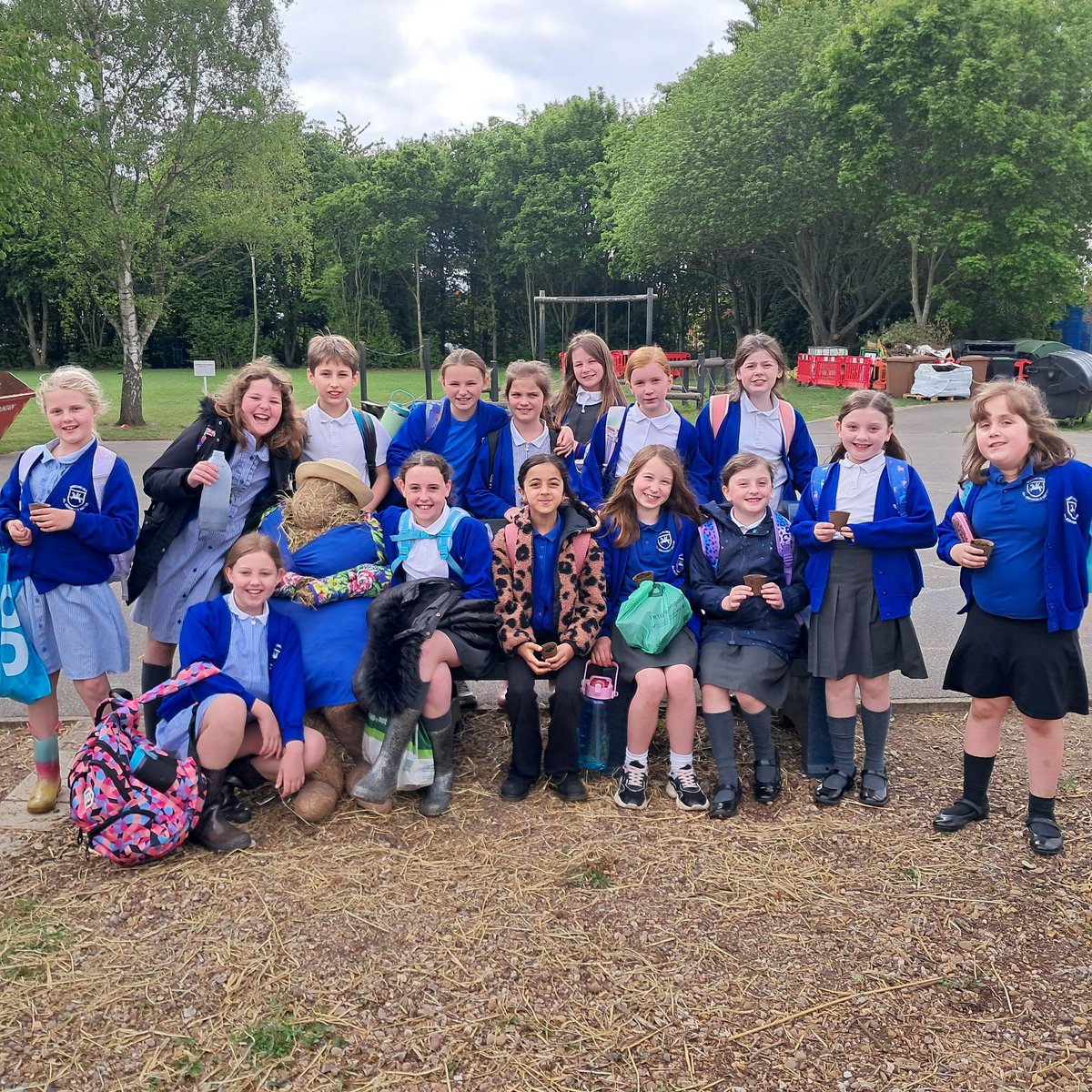 Karen Durnin@winchelsea (@winchelseakaren) on Twitter photo A busy GROWS session today, lots of planting outside. We have finally finished our scarecrow in honour of the lovely Mrs Parson's. I am sure she is having a good giggle. ❤️ <a href="/WinchelseaMrG/">Mr Green</a> <a href="/daniel_gravil/">Winchelsea Year Four</a> <a href="/PeridotFive/">Mr Rushton</a> <a href="/WinchelseaSch/">WinchelseaPrimarySchoolOfficial</a> A busy GROWS session today, lots of planting outside. We have finally finished our scarecrow in honour of the lovely Mrs Parson's. I am sure she is having a good giggle. ❤️ <a href="/WinchelseaMrG/">Mr Green</a> <a href="/daniel_gravil/">Winchelsea Year Four</a> <a href="/PeridotFive/">Mr Rushton</a> <a href="/WinchelseaSch/">WinchelseaPrimarySchoolOfficial</a>