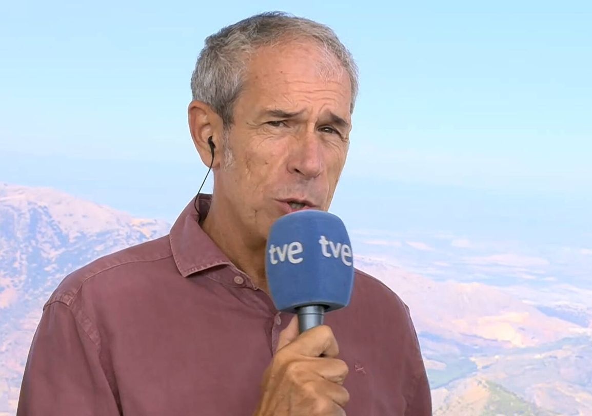 Lo que decíamos Pedro, como se agarra el sacerdote italiano al pontificado

Siempre generoso en el esfuerzo, al límite de la fatiga

Bueno es que el es un auténtico sacerdotazo

Bravo eh bravo

Qué duro es este papado, Pedro