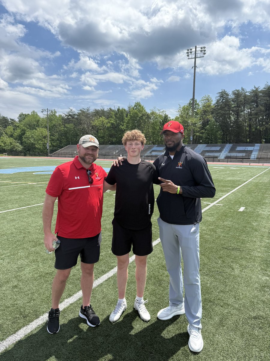 Will Shields 2026 QB (@will3shields) on Twitter photo Thank you to <a href="/CoachMeyer9/">Greg Meyer</a> and <a href="/DaelunDarien7/">Dae'lun Darien❗️</a> for coming out to watch me throw today! <a href="/CoachHamp__/">Coach AJ Hampton</a> <a href="/CoachJonesK/">Keith Jones</a> <a href="/CoachWratten/">Elliott Wratten</a> <a href="/NPCoachZim/">Donnie Zimmerman</a> <a href="/tdhald/">Todd Haldis</a> <a href="/simpson_jourdan/">jourdan simpson</a> Thank you to <a href="/CoachMeyer9/">Greg Meyer</a> and <a href="/DaelunDarien7/">Dae'lun Darien❗️</a> for coming out to watch me throw today! <a href="/CoachHamp__/">Coach AJ Hampton</a> <a href="/CoachJonesK/">Keith Jones</a> <a href="/CoachWratten/">Elliott Wratten</a> <a href="/NPCoachZim/">Donnie Zimmerman</a> <a href="/tdhald/">Todd Haldis</a> <a href="/simpson_jourdan/">jourdan simpson</a>