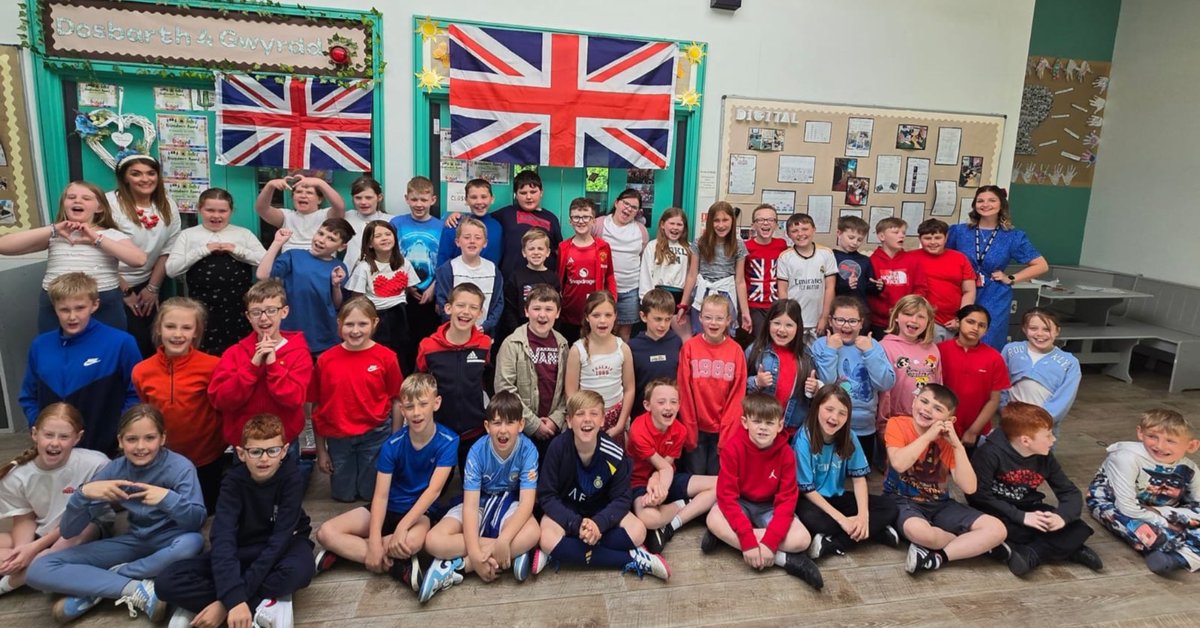 VE Day in Year 4! We loved celebrating #VEDay80 today with a tea party and lots of fun activities!🇬🇧