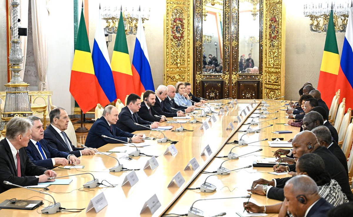 Entretien au Kremlin entre S.E.M. Vladimir POUTINE, Président de la Fédération de Russie, et S.E.M. Denis SASSOU-NGUESSO, Président de la République du Congo

Reportage vidéo de l'entretien: Sputnik Afrique, t.me/sputnik_afriqu….

Les photos: Kremlin.ru.