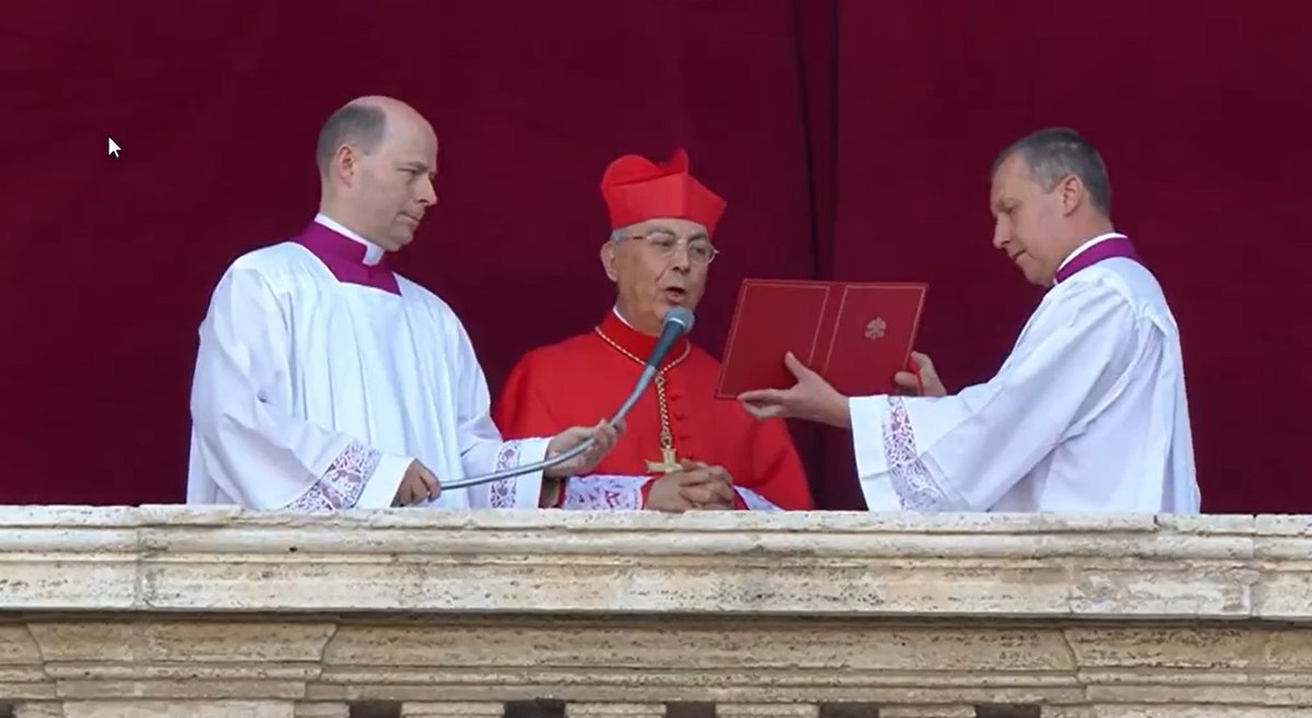 #ÚLTIMO ¡Habemun papam!  El cardenal Robert Prevost fue elegido como nuevo Papa y adoptará el nombre de León XIV, anuncia el cardenal protodiácono Dominique Mamberti