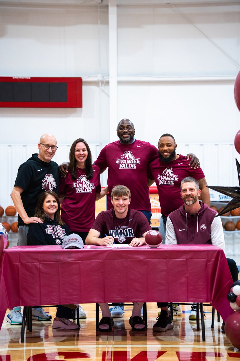 The Basketball Movement (@bball_movement) on Twitter photo Our guy <a href="/logansanders_20/">Logan Sanders</a> makes it official, signing with Evangel to play basketball for Coach Capel. Congratulations, Logan! ๐๐ Our guy <a href="/logansanders_20/">Logan Sanders</a> makes it official, signing with Evangel to play basketball for Coach Capel. Congratulations, Logan! ๐๐