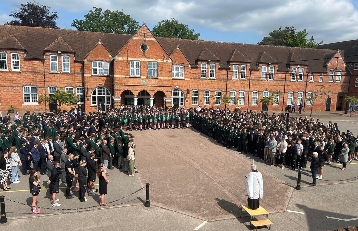 Remembering the sacrifices of so many with a two minute silence and prayers. #VE80Day #LestWeForget #weshallremember