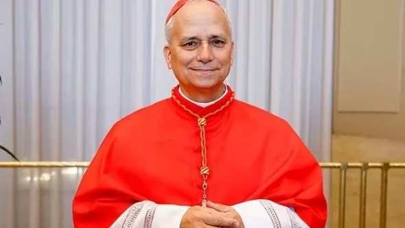 Fiodor1976's tweet photo. nessuno l'aveva previst.

#Prevost #HabemusPapam #conclave2025 #conclave #extraomnes #fumata #fumatabianca https://t.co/4KUcp9k4Yt