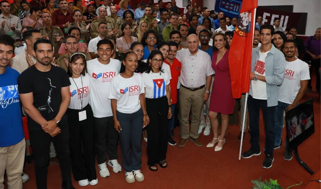 El miembro del Buró Político y Secretario de Organización  <a href="/DrRobertoMOjeda/">Dr. Roberto Morales Ojeda</a>   abanderó la expedición "#NomásBloqueo", integrada por 16 jóvenes del MINREX que en todas las provincias reflexionarán sobre los efectos de esa política genocida. #TumbaElBloqueo #PinardelRío