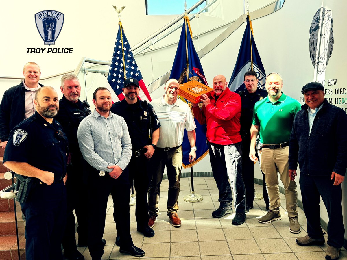 Councilman Mark Gunn delivered a pizza lunch for Public Service Recognition Week!  We’re thankful to Mark for providing this extra treat and to City Council for their continued support of City employees.

P.S. Pictured is only a couple of the many boxes delivered!!!