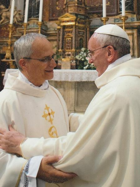 🚨✝️ Robert Prevost (Papa Leão XIV) tem pensamentos muito alinhados com o do Papa Francisco e NÃO é considerado conservador.