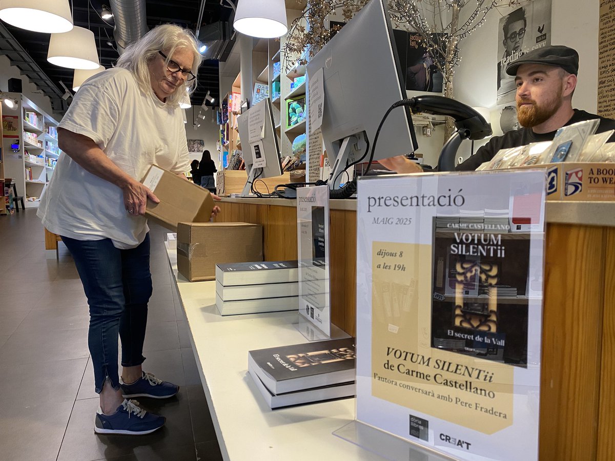 #habemuspapam Esperant conèixer el nom del cardenal a <a href="/doriallibres/">Dòria Llibres</a> comença la presentació de #votumsilentii. El vot de silenci a la Vallalta. #createdicions #mataro