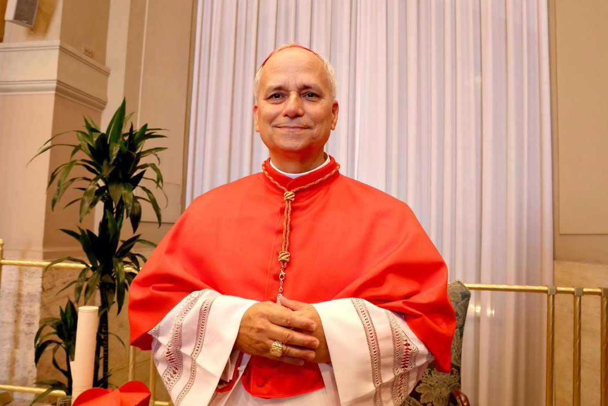 PixelMedia4_0's tweet photo. #HabemusPapam
¡El nuevo Papa: Cardenal Robert Francis Prevost!🇻🇦
Robert Francis Prevost es el nuevo Papa, cardenal de Chicago, Estados Unidos, que será conocido como León XIV.
#Noticias #PixelMedia https://t.co/yY9ul5Ty5V