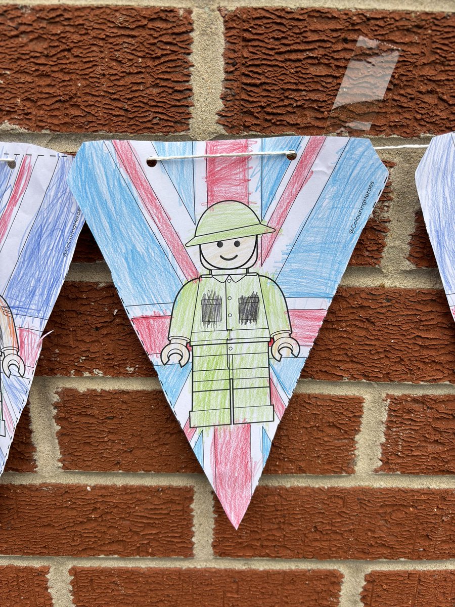 latimerprimary's tweet image. #ClassMN enjoyed making some VE Day bunting over the last couple of days to add to the #Latimer decoration! 🇬🇧#VEDay80
