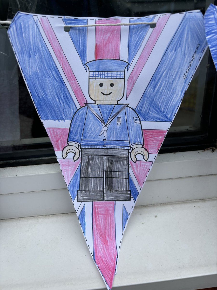 latimerprimary's tweet image. #ClassMN enjoyed making some VE Day bunting over the last couple of days to add to the #Latimer decoration! 🇬🇧#VEDay80