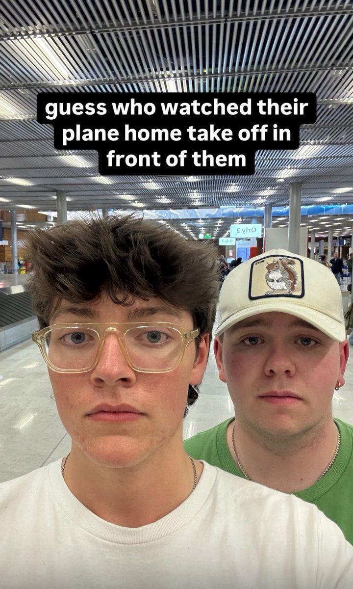 JonnaayLIVE's tweet image. we are stranded in france 💀