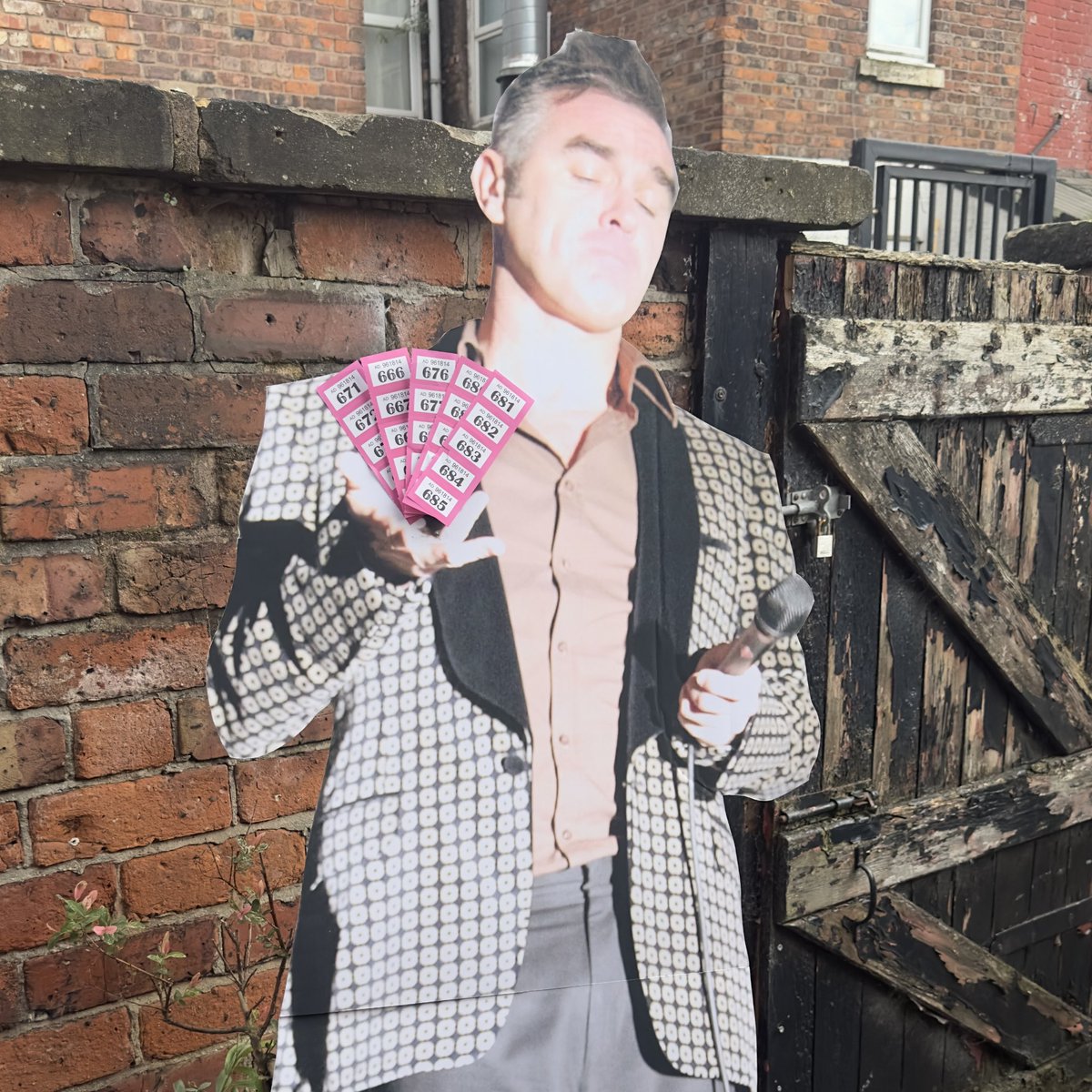 🚨 Cash-only raffle at Mozarmy 🚨 We’ve got loads of great Meet Raffle prizes including a £50 bar tab at the Star &amp; Garter, Moz and Smiths records, books and VIP admission to Warehouse Project nights. Plus, of course, the Moz cardboard cut-out and protest sign