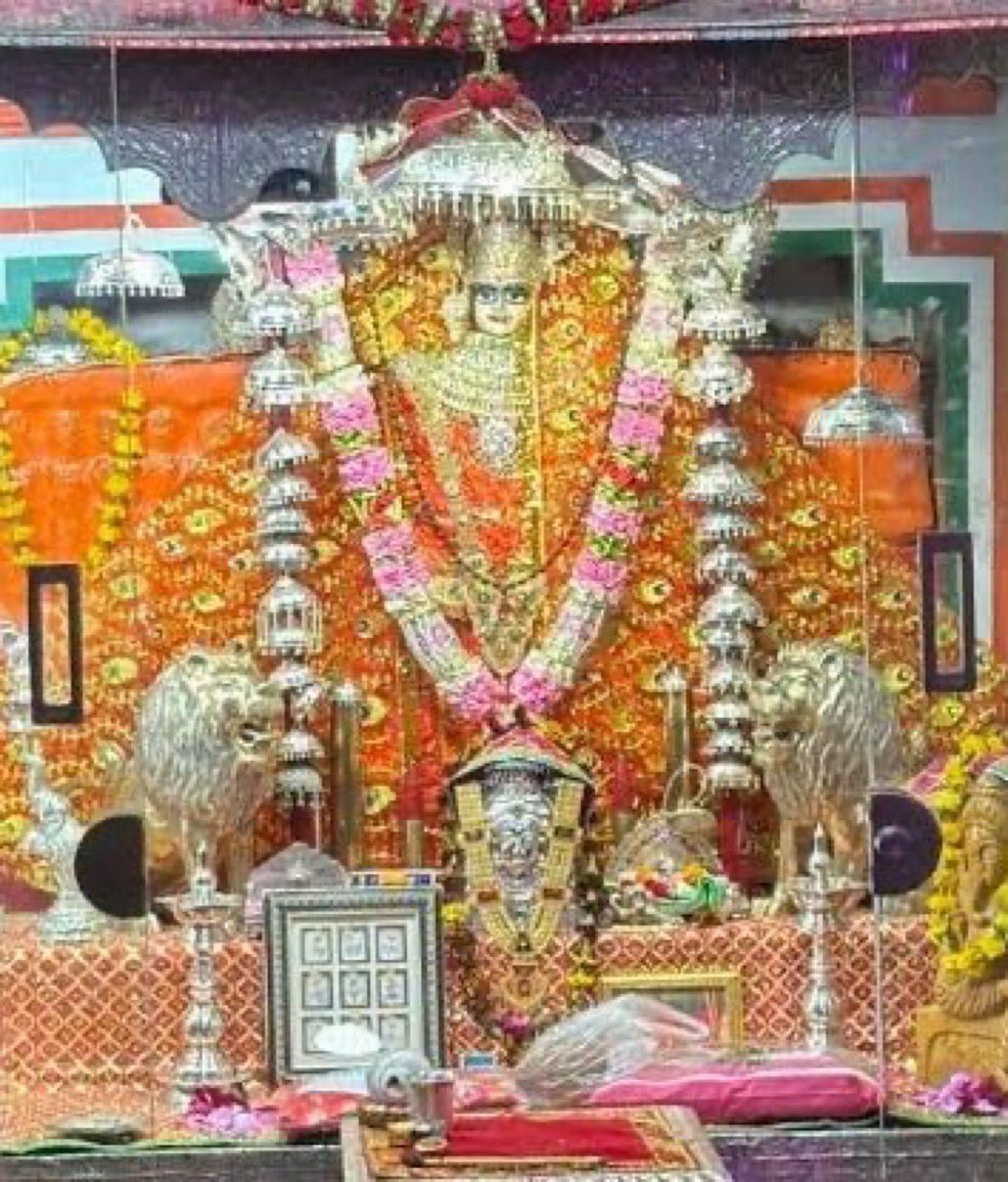 Rajsthanikaka's tweet photo. जैसलमेर में पाकिस्तान के लिए सबसे बड़ी चुनौती है तनोट माता 🇮🇳🙏 https://t.co/cQjXve70Wn