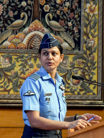 Wing Commander Vyomika Singh said "Pakistan has increased the intensity of mortar and heavy caliber artillery along LoC, India is giving a befitting reply" 

#Lahore | #DroneAttack | S-400 | #VyomikaSingh | #OperationSindoor2 | Vyomika Singh
#OperationSindoor #IndianArmedForces