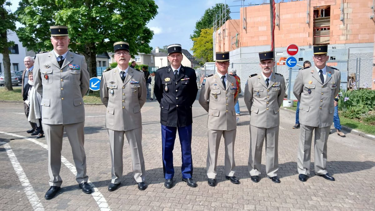 Brigade du génie (@brigadedugenie) on Twitter photo #devoirdemémoire
En ce #8mai en Anjou, l’état-major de la brigade du génie a pris part aux commémorations de la victoire du 8 mai 1945 et aux 80 ans de la libération de la France.
Ne jamais oublier 🫡#votrehistoirenotrehistoire <a href="/Mission80ans/">Mission Libération</a> <a href="/armeedeterre/">Armée de Terre</a> <a href="/CommandementALT/">Commandement appui et logistique de théâtre</a> #devoirdemémoire
En ce #8mai en Anjou, l’état-major de la brigade du génie a pris part aux commémorations de la victoire du 8 mai 1945 et aux 80 ans de la libération de la France.
Ne jamais oublier 🫡#votrehistoirenotrehistoire <a href="/Mission80ans/">Mission Libération</a> <a href="/armeedeterre/">Armée de Terre</a> <a href="/CommandementALT/">Commandement appui et logistique de théâtre</a>