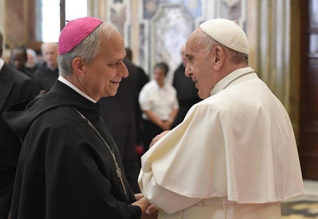 🚨🇻🇦🇺🇸🇦🇷 Le pape LÉON XIV succède au pape FRANÇOIS.